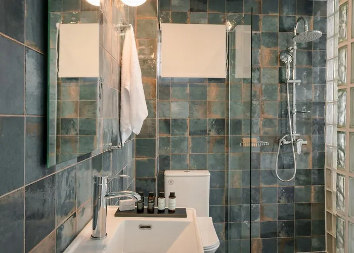 The Blue העיירה סקיאתוס